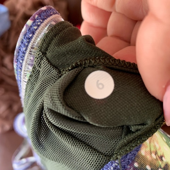 Lululemon Straight Up Bra Floral White Sports Bra - Picture 6 of 7